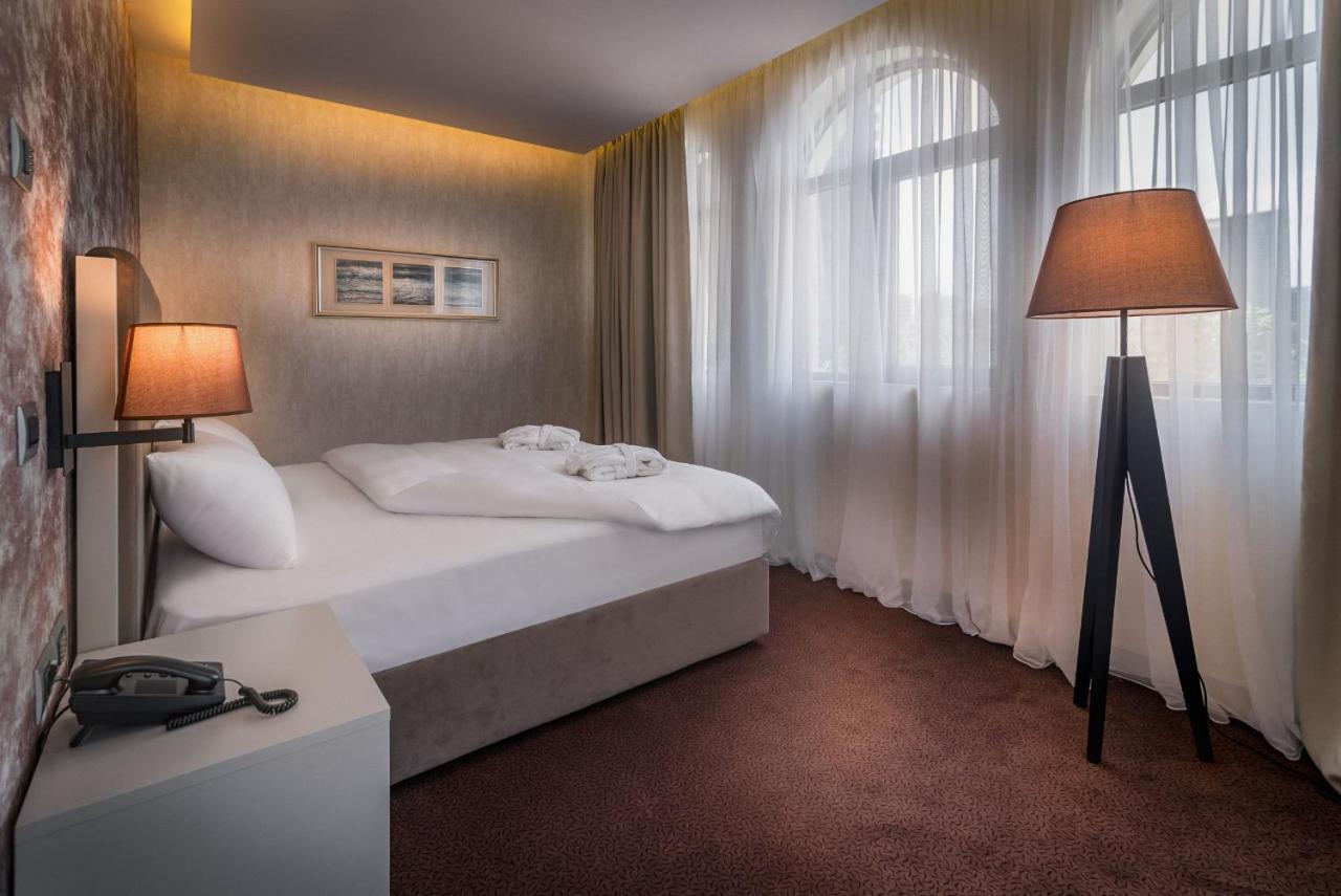 The Grand Gloria Hotel Батуми Екстериор снимка