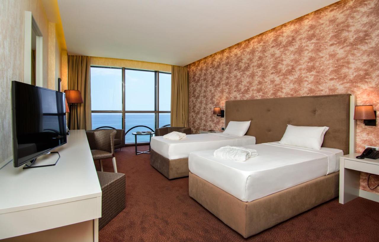 The Grand Gloria Hotel Батуми Екстериор снимка