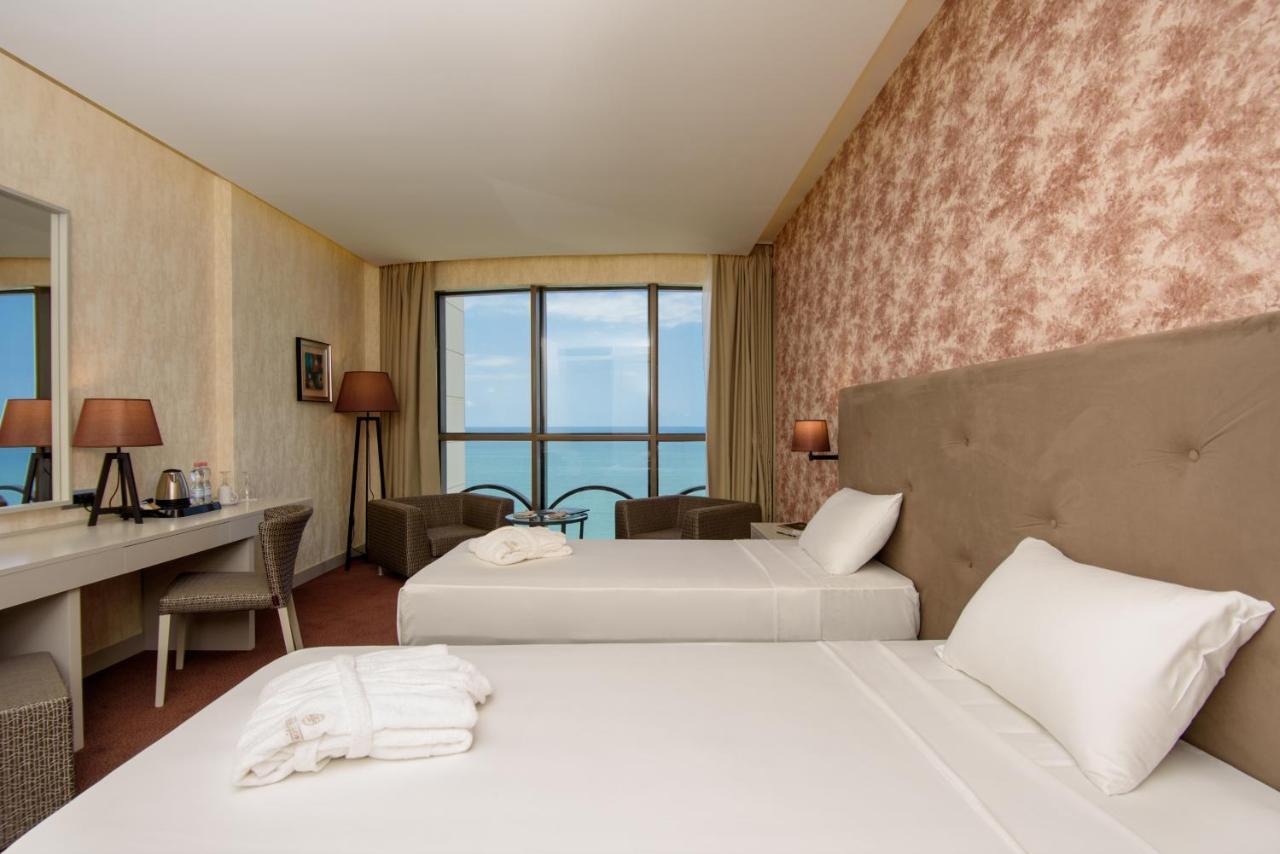 The Grand Gloria Hotel Батуми Екстериор снимка