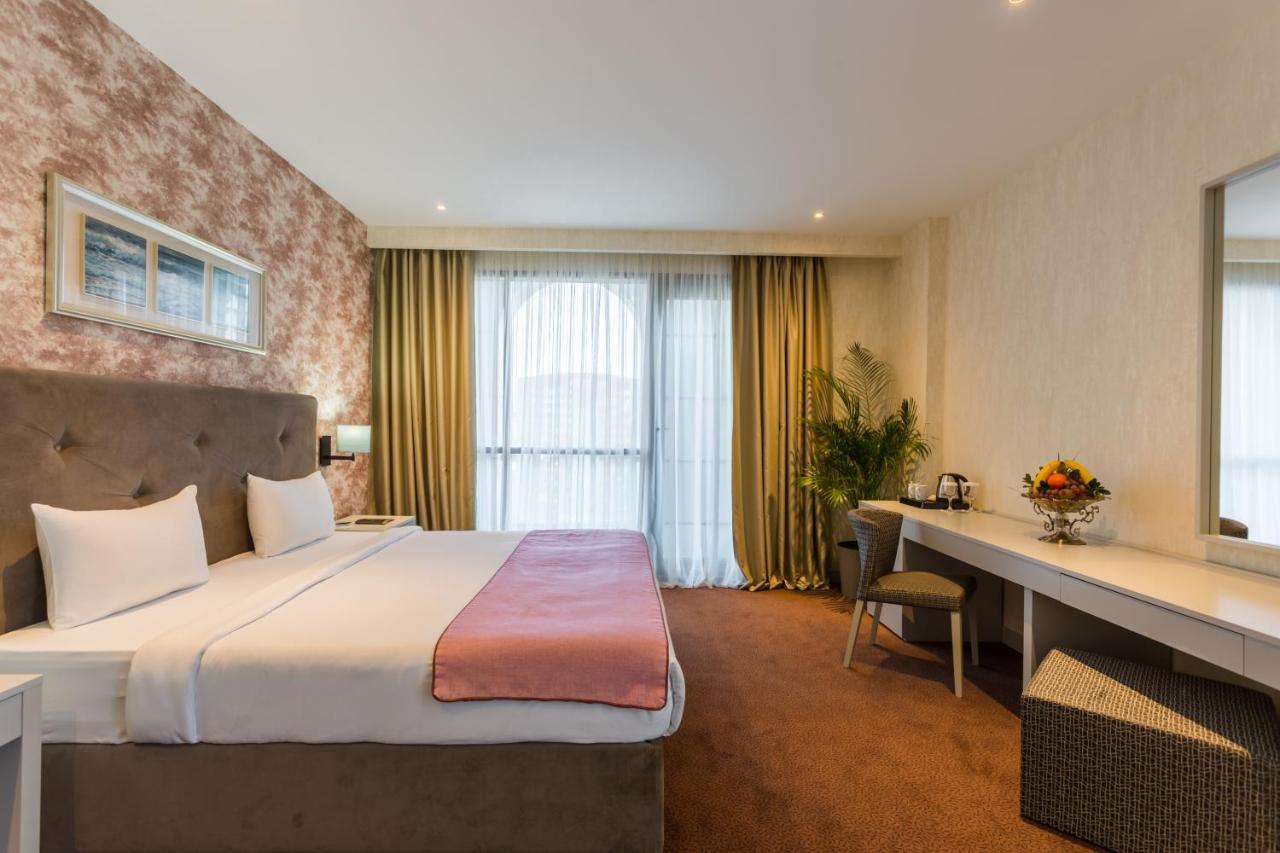 The Grand Gloria Hotel Батуми Екстериор снимка