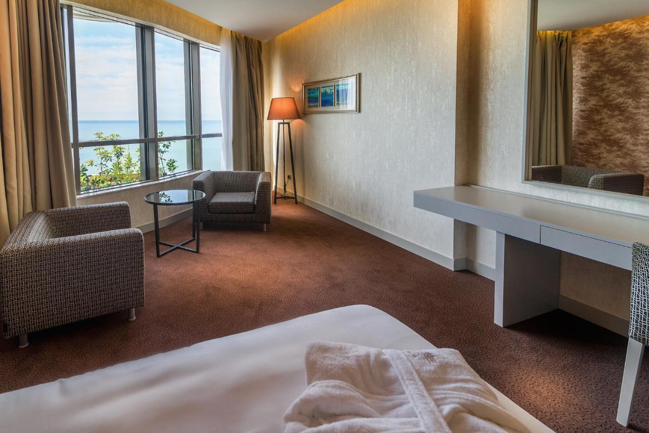 The Grand Gloria Hotel Батуми Екстериор снимка