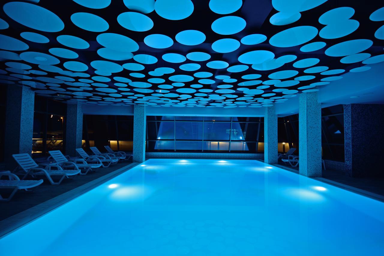 The Grand Gloria Hotel Батуми Екстериор снимка