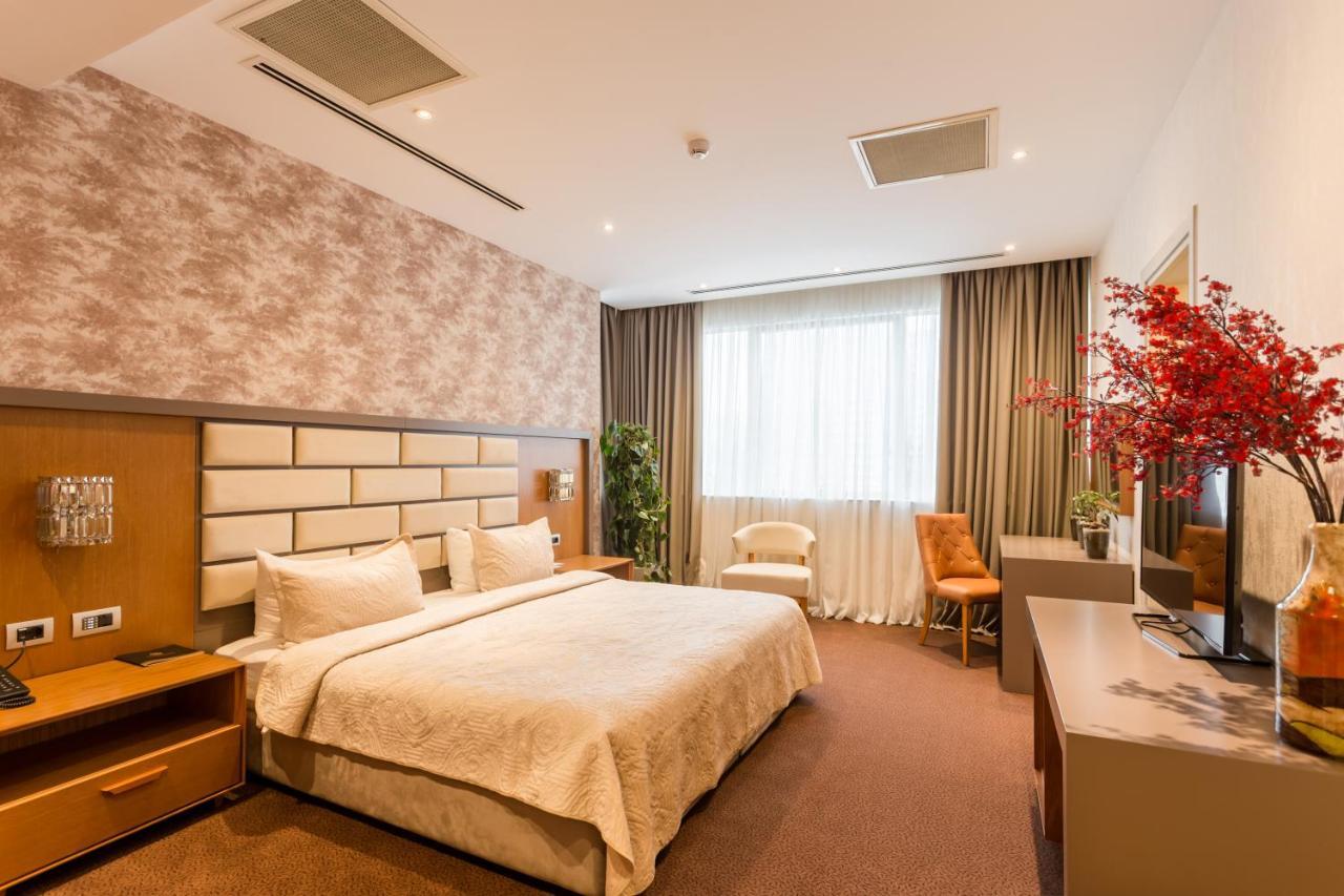 The Grand Gloria Hotel Батуми Екстериор снимка